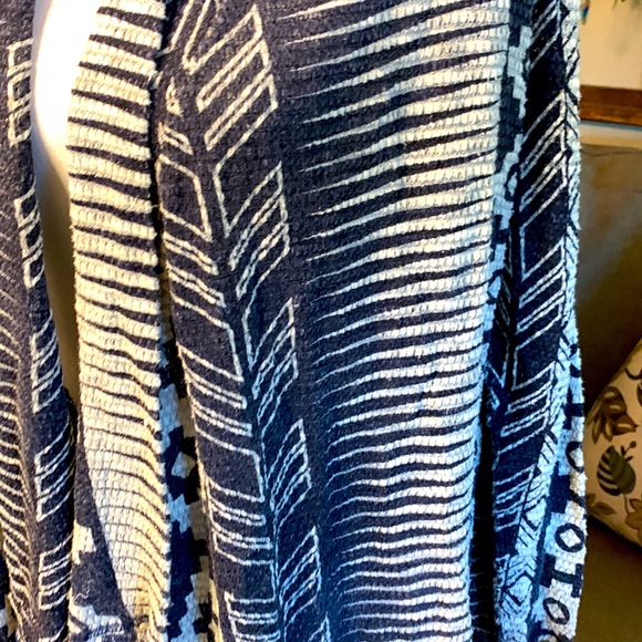 ARIAT Bohemian Open High Low cardigan size Small Blue/ White lightweight EUC - Picture 5 of 11